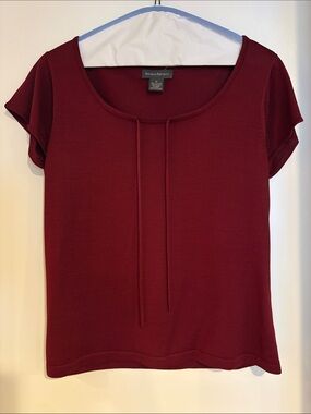Banana Republic Burgundy Scoop Neck Short Sleeve Top with Front Ties- like new!